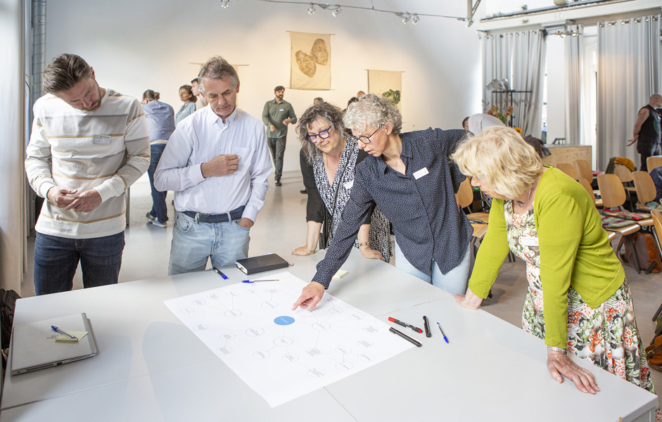 Foto tijdens een bijeenkomst van het Steunpunt (Foto: Floris Scheplitz)