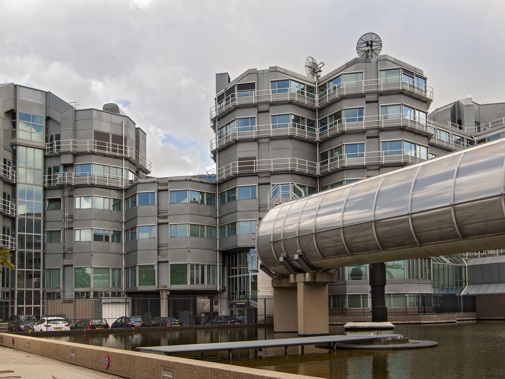 Voormalig Ministerie van Onderwijs en Wetenschappen van architectencombinatie Mastenbroek en Rosdorff (foto Dick Valentijn en Bottine Koopmans)