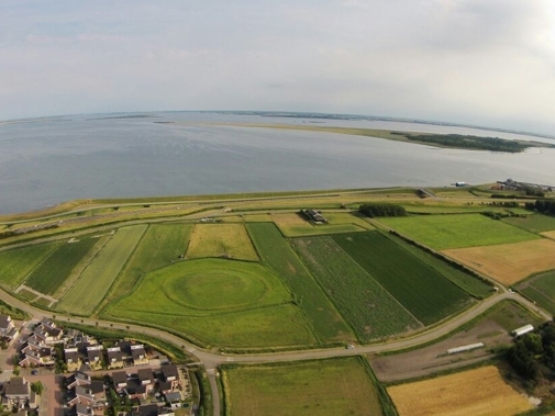 Luchtfoto van het voormalig kasteel Spreeuwenstein in Ouddorp