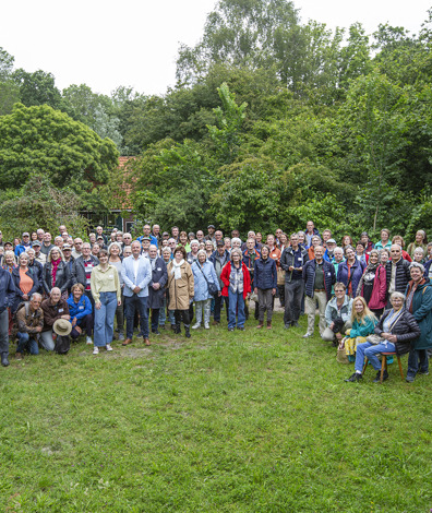 Foto van grote groep vrijwilligers