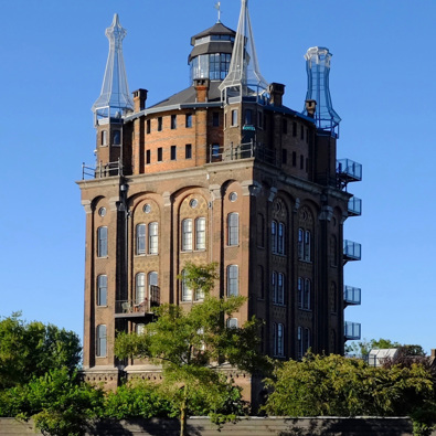 In Dordrecht staat Villa Augustus, de voormalige watertoren, als lokaal toonbeeld van herbestemming