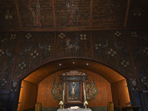 De muur- en plafondschilderingen zijn geschilderd door de Noorse kunstschilder-restaurator Domenico Erdman (1879-1940). (Foto: Floris Scheplitz)