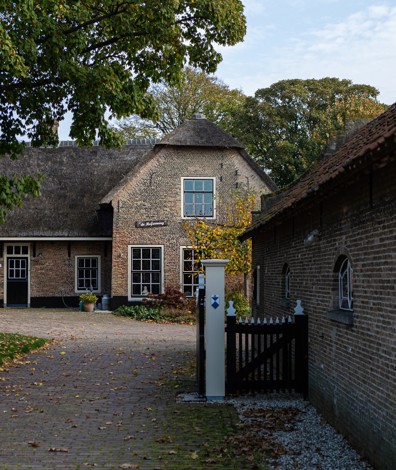 Hoeve (17e-18e eeuw) op ongeveer t-vormige plattegrond, Schipluiden (Foto: Floris Scheplitz / Erfgoedhuis Zuid-Holland)