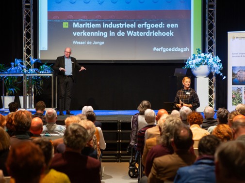 Wessel de Jonge beantwoordt vragen uit de zaal. Foto: Floris Scheplitz