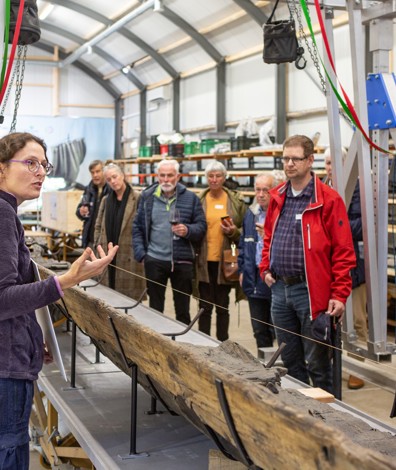 Foto: Floris Scheplitz/Imagetree. Rondleiding bij de Zwammerdamschepen tijdens de Limesdag 2022.