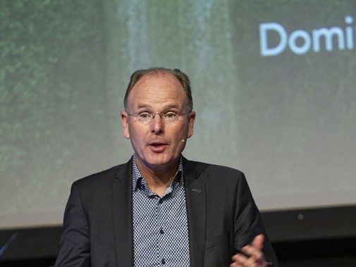 Dominic Schrijer vertelt over het 10-jarig bestaan van het Erfgoedlijnenprogramma. Foto: Floris Scheplitz