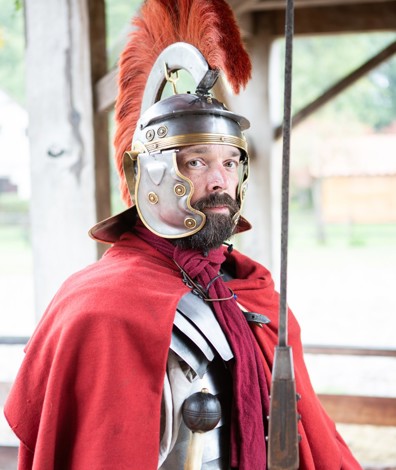 Foto van een re-enactor als Romein