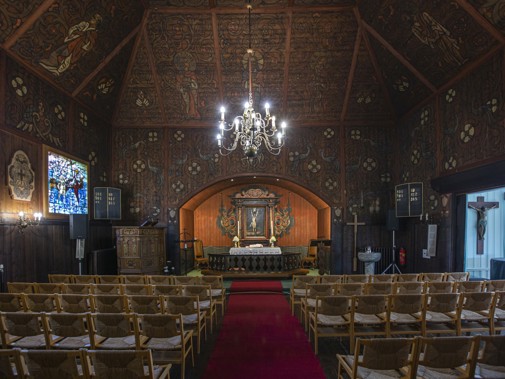 Het interieur van de Noorse Zeemanskerk (Foto: Floris Scheplitz).