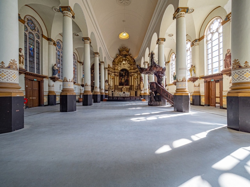 Interieur van een kerk